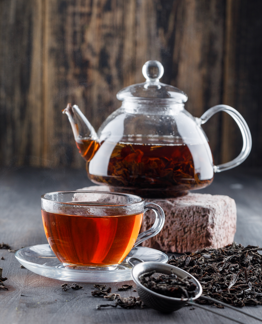 darjeeling tea brewed in teapot